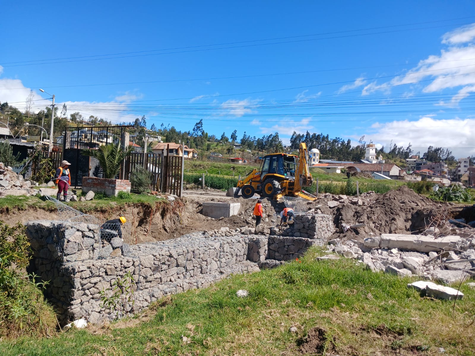 AVANCE DEL 70% EN LA OBRA DE ALCANTARILLADO SANITARIO Y PLUVIAL EN DIVERSOS SECTORES